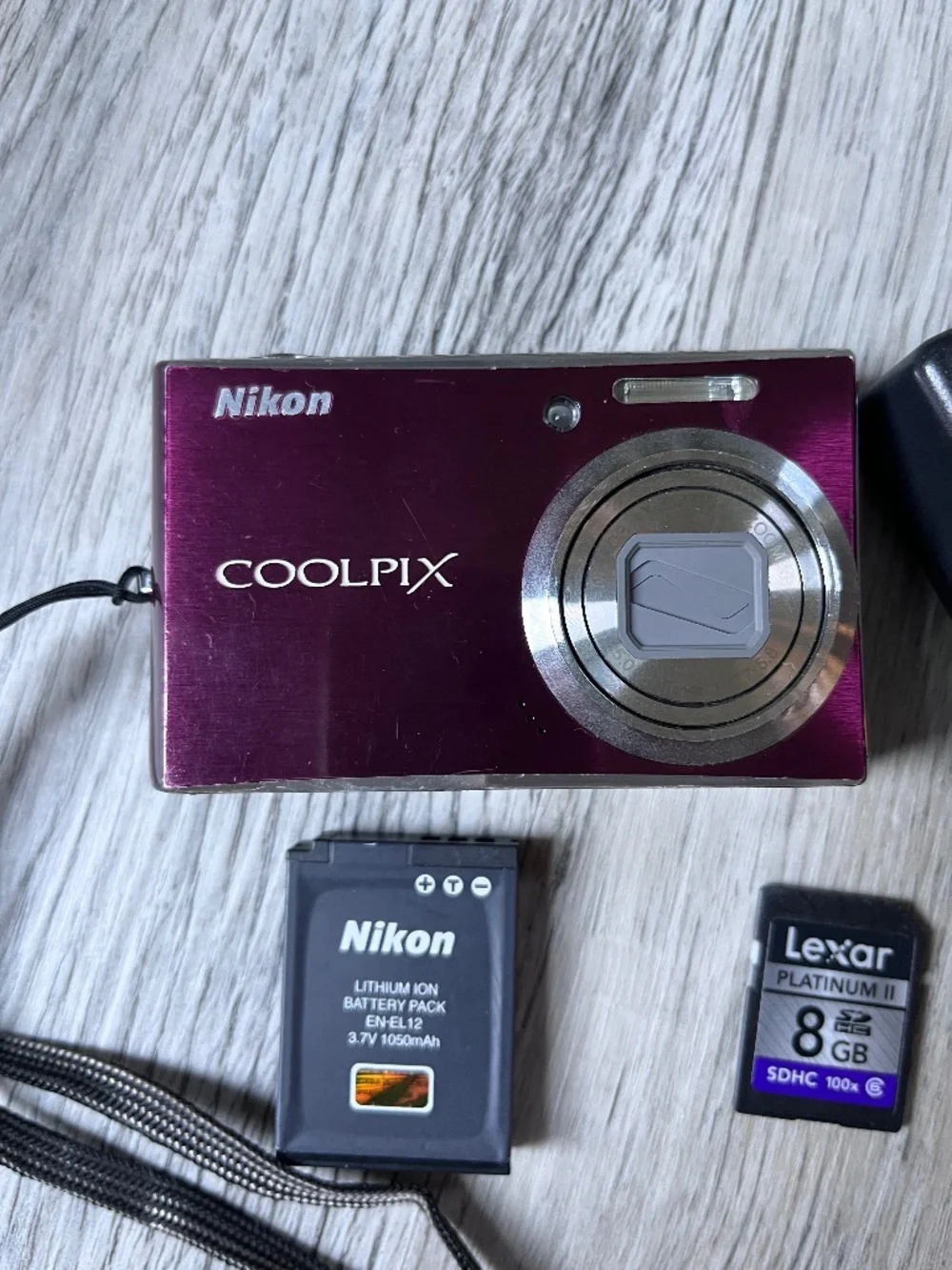 Nikon COOLPIX S610 Deep Red Compact Digital Camera